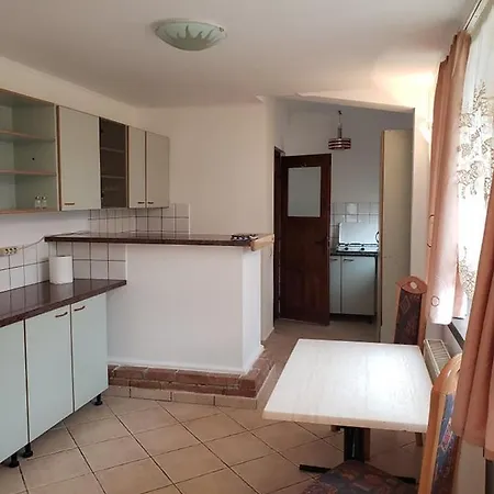 Travellers Getaway Studio Апартаменти *